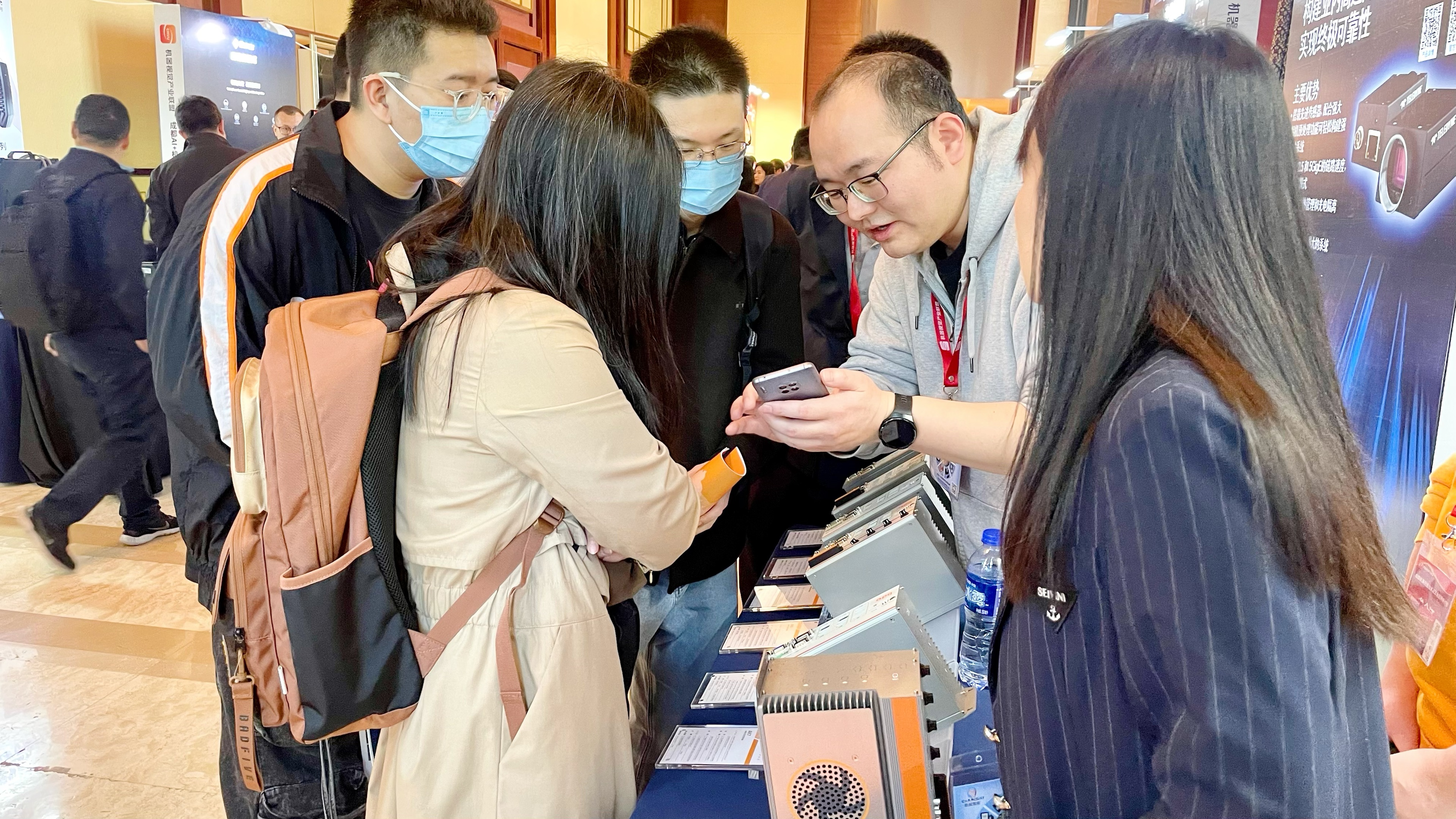 阿普奇在機器視覺論壇大放異彩,AK系列智能控制器成焦點